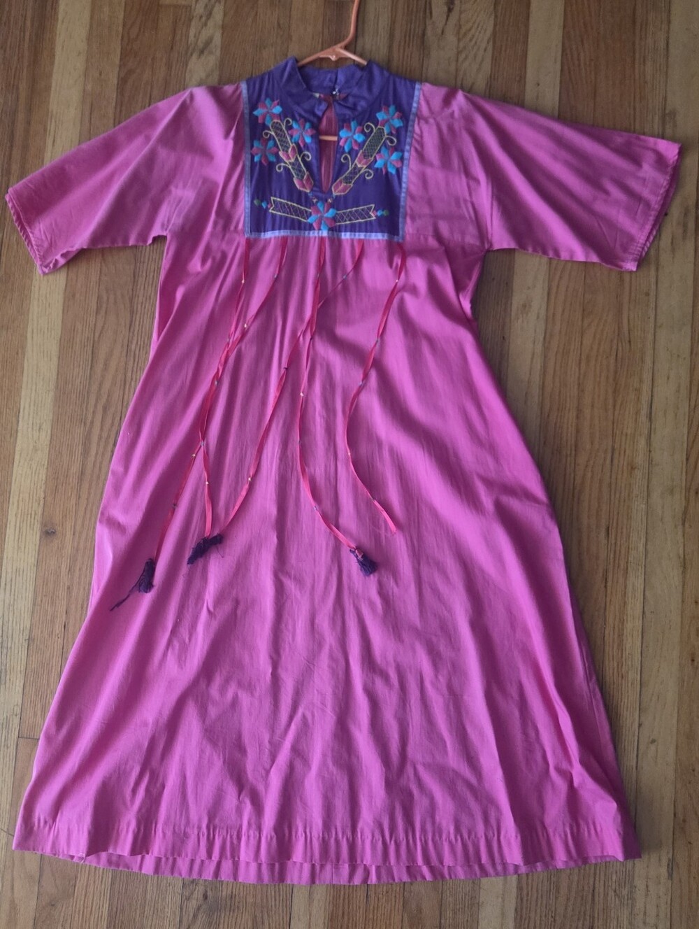 Vintage Irene Pulos Mexican Embroidered Cotton Caftan Dress Boho Pink Medium